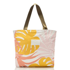 Day Tripper | Tropics